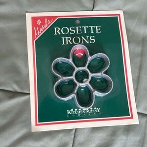 Flower-shaped Rosette Iron